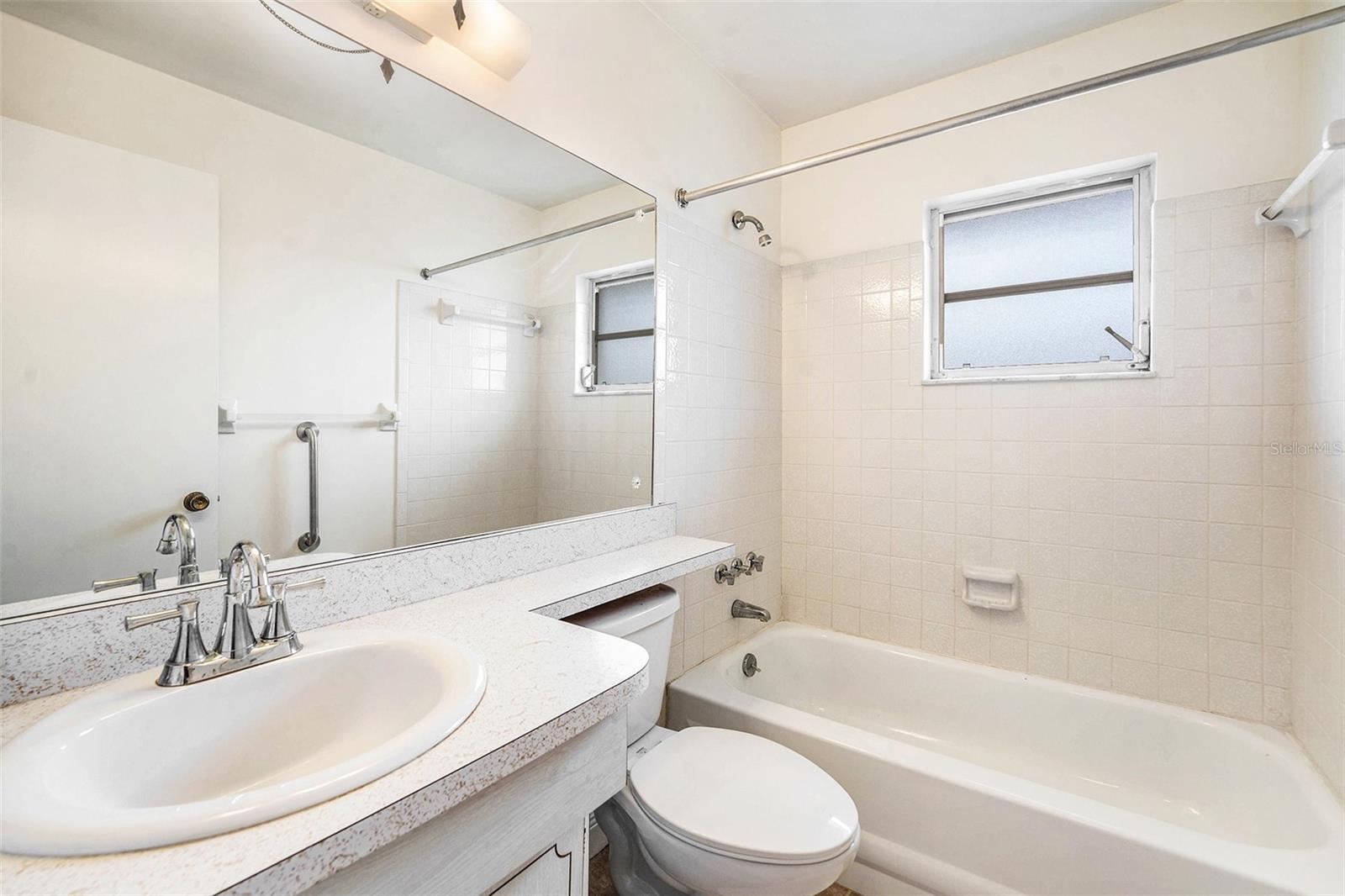 Listing photo id 16 for 6875 Versailles N 6875