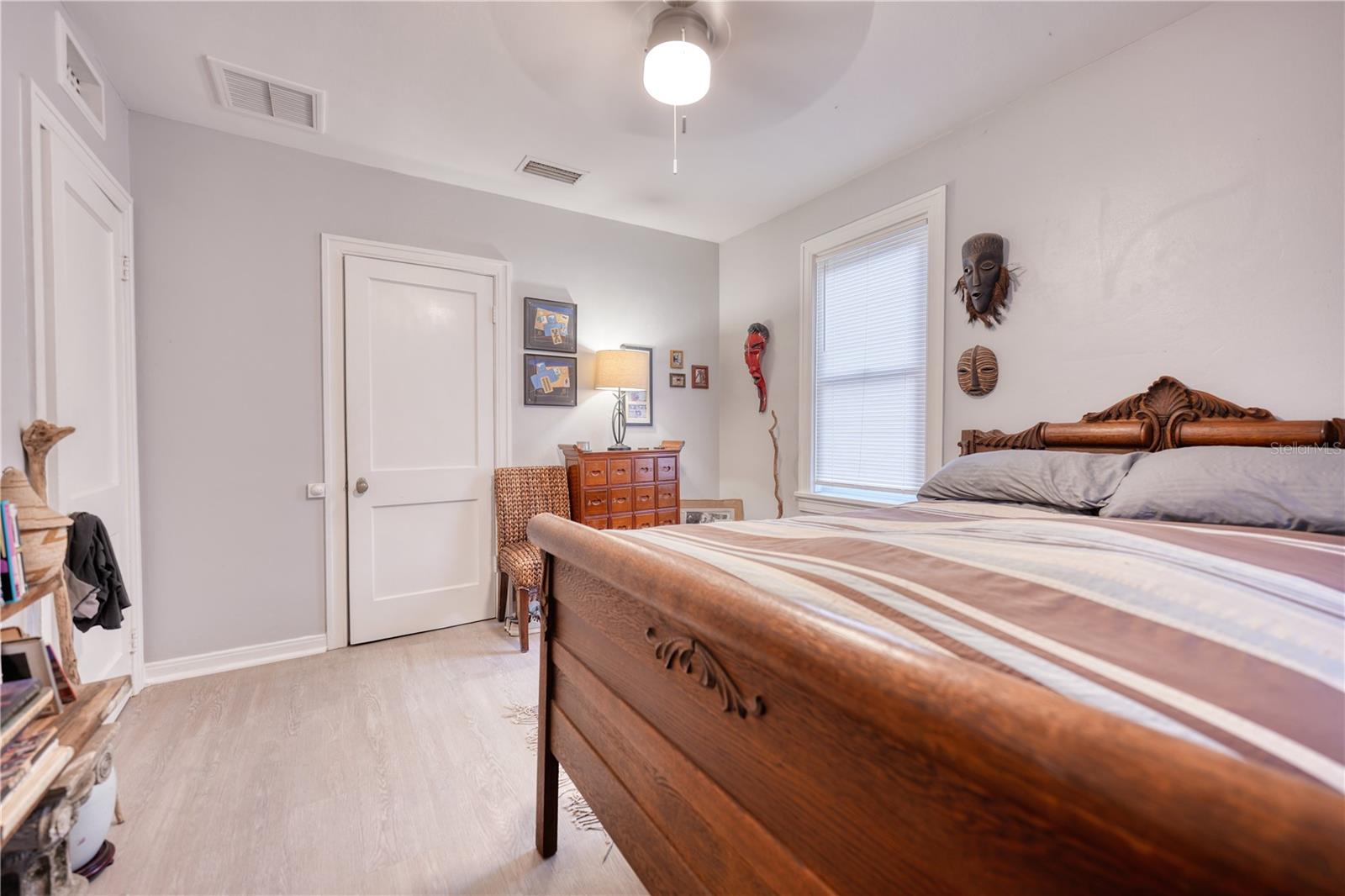 Image 7 of 25 For 735 26th Avenue S