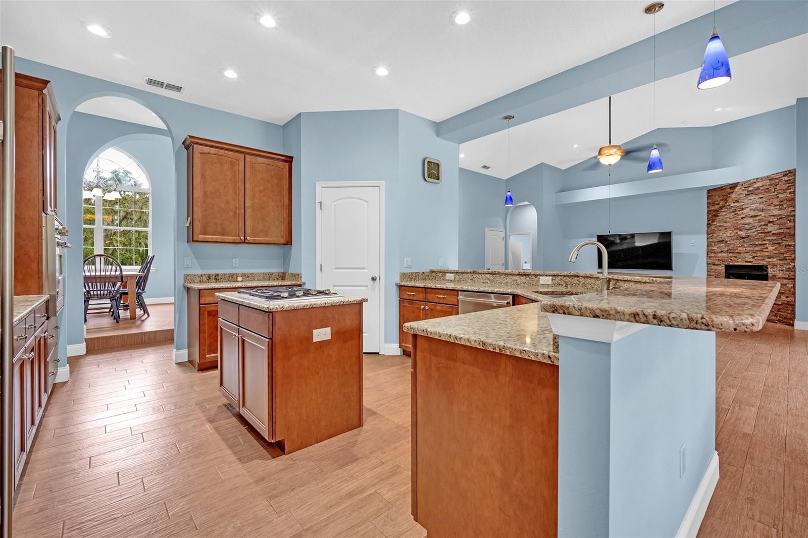 Listing photo id 7 for 9824 Brantley Road