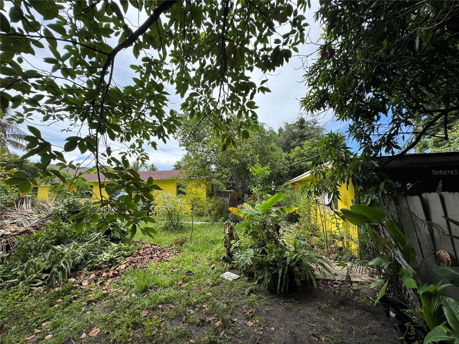 Image 11 of 27 For 6951 5th Court