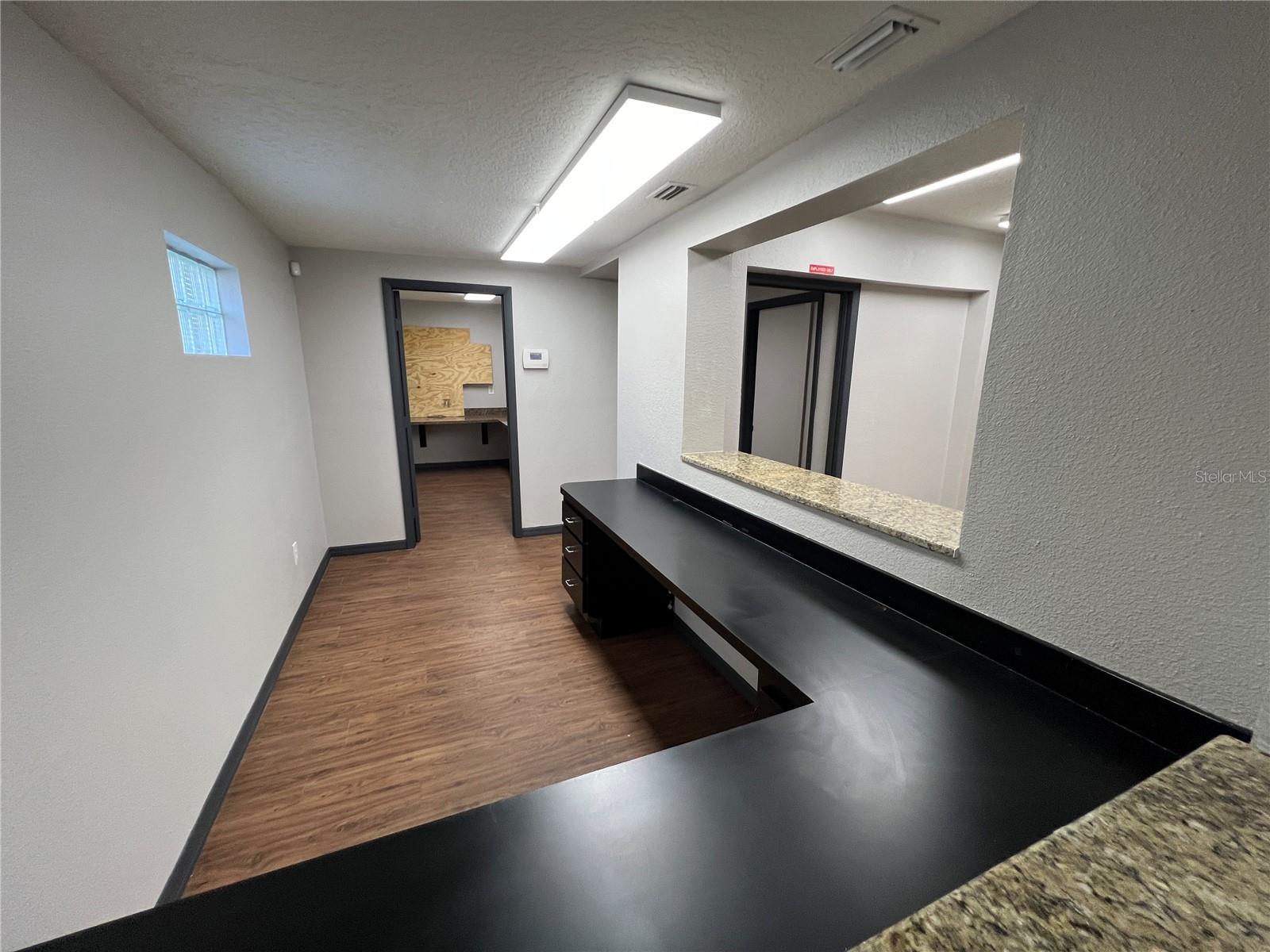 Listing photo id 11 for 512 Dale Mabry Highway