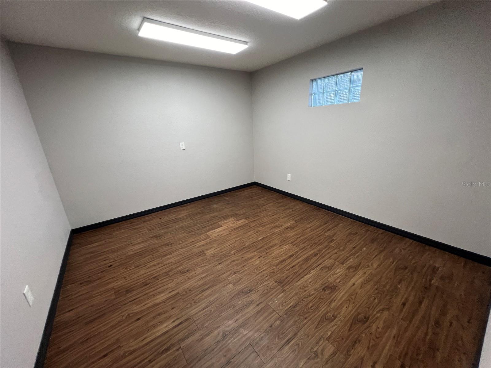 Listing photo id 21 for 512 Dale Mabry Highway