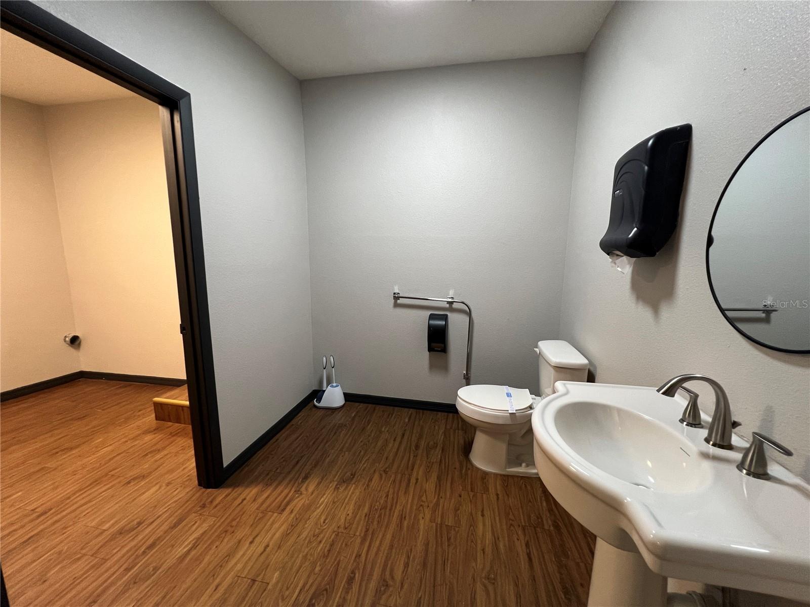 Listing photo id 23 for 512 Dale Mabry Highway