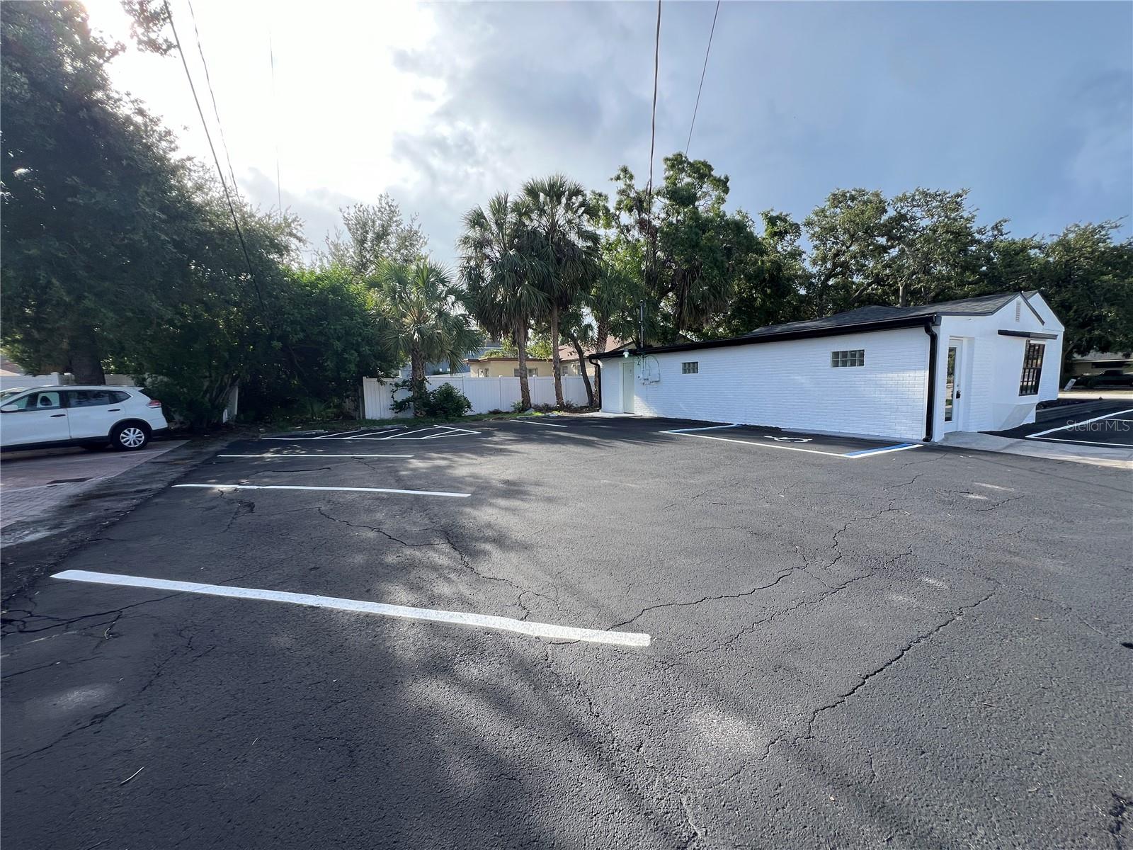 Listing photo id 2 for 512 Dale Mabry Highway
