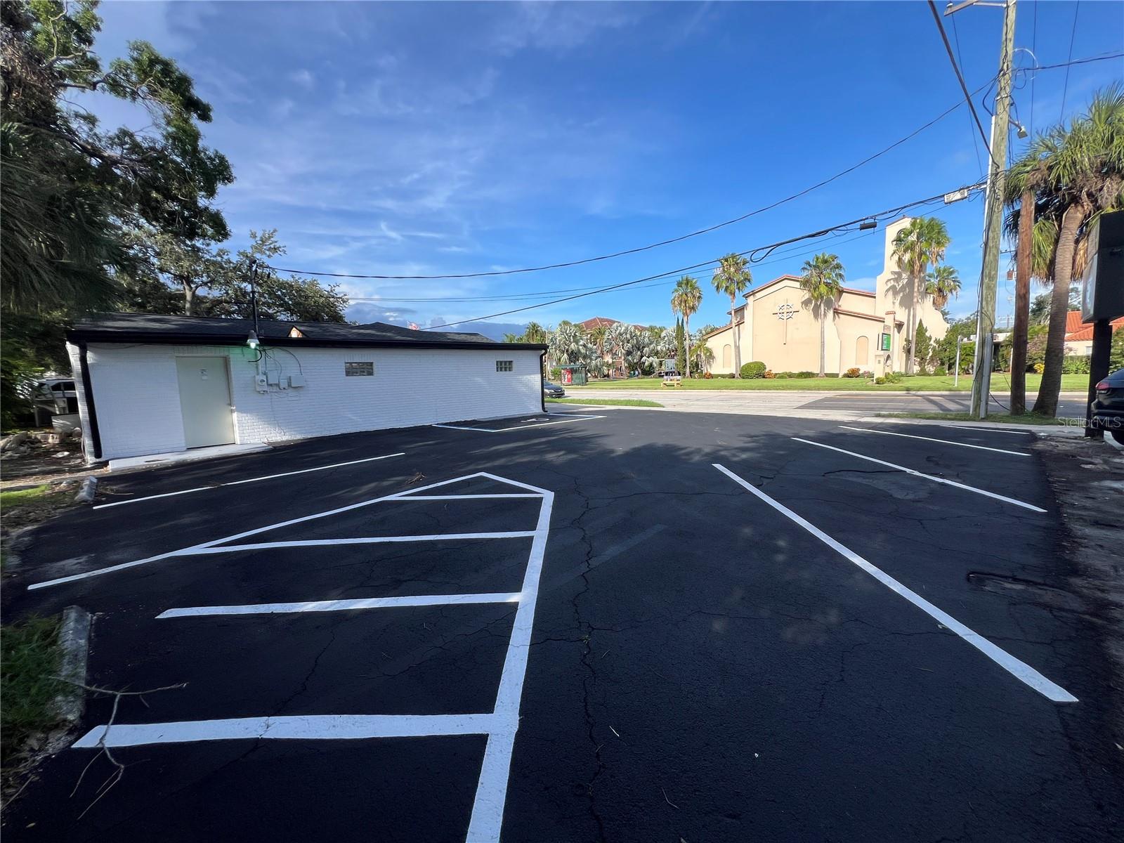 Listing photo id 6 for 512 Dale Mabry Highway