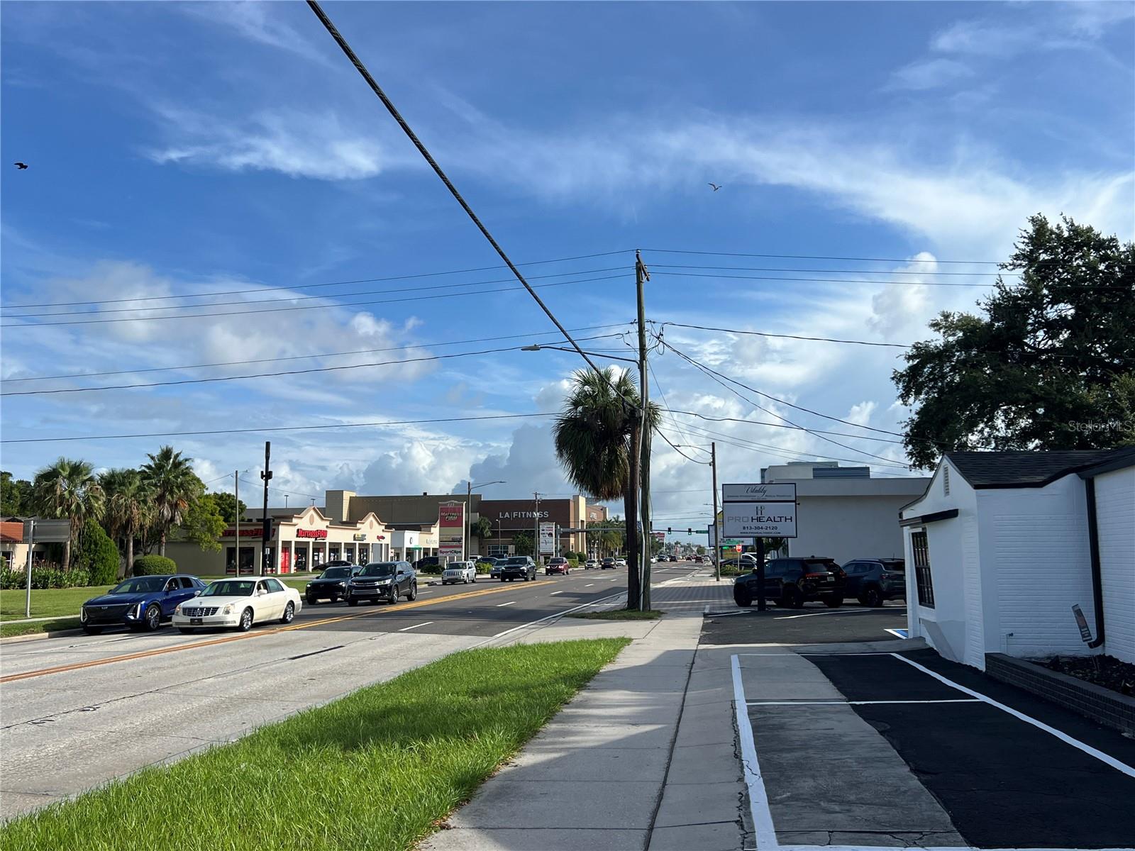 Listing photo id 7 for 512 Dale Mabry Highway