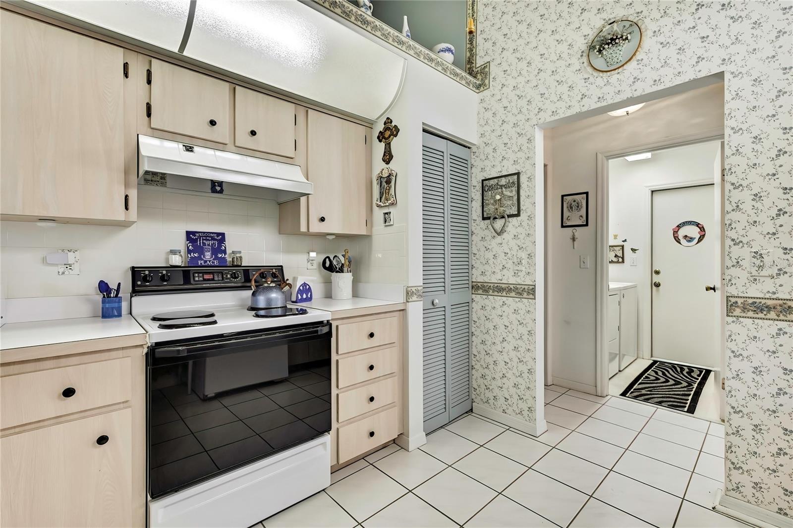 Image 15 of 39 For 5069 Gaston Street