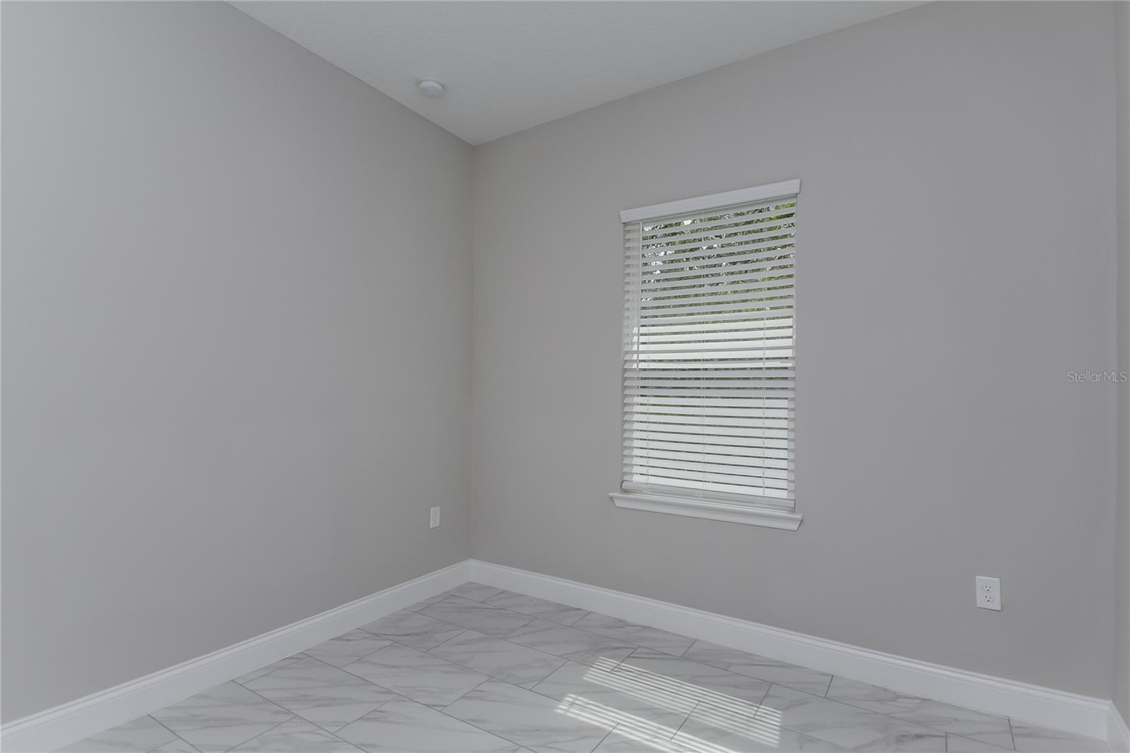 Image 10 of 15 For 302 Drum Court
