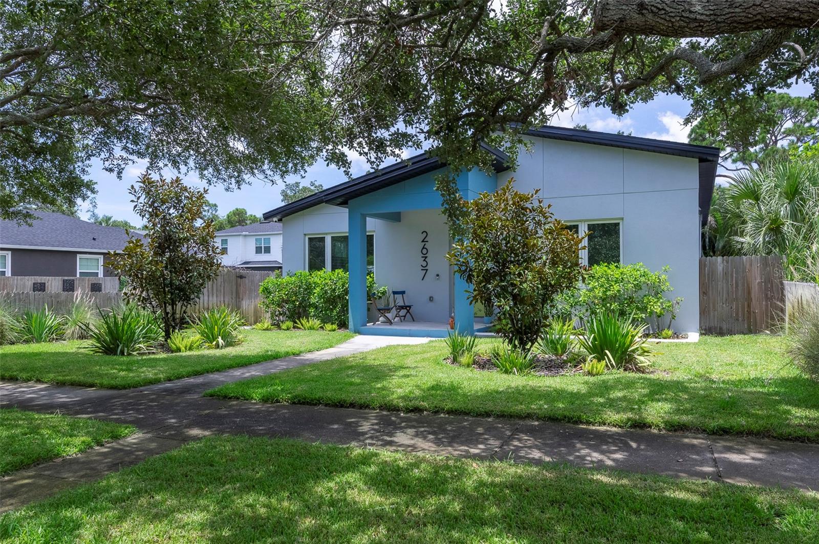 Image 2 of 45 For 2637 Bayside Drive S