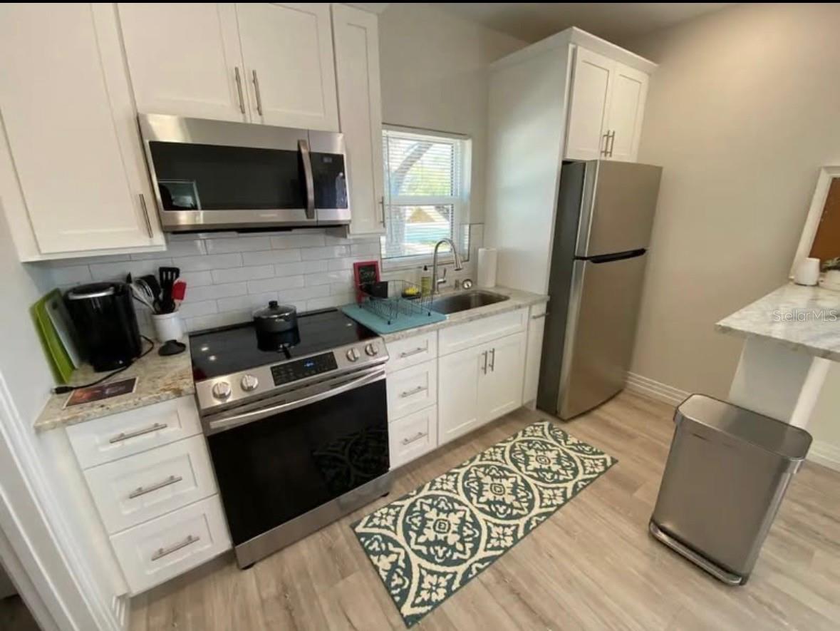 Image 36 of 45 For 2637 Bayside Drive S