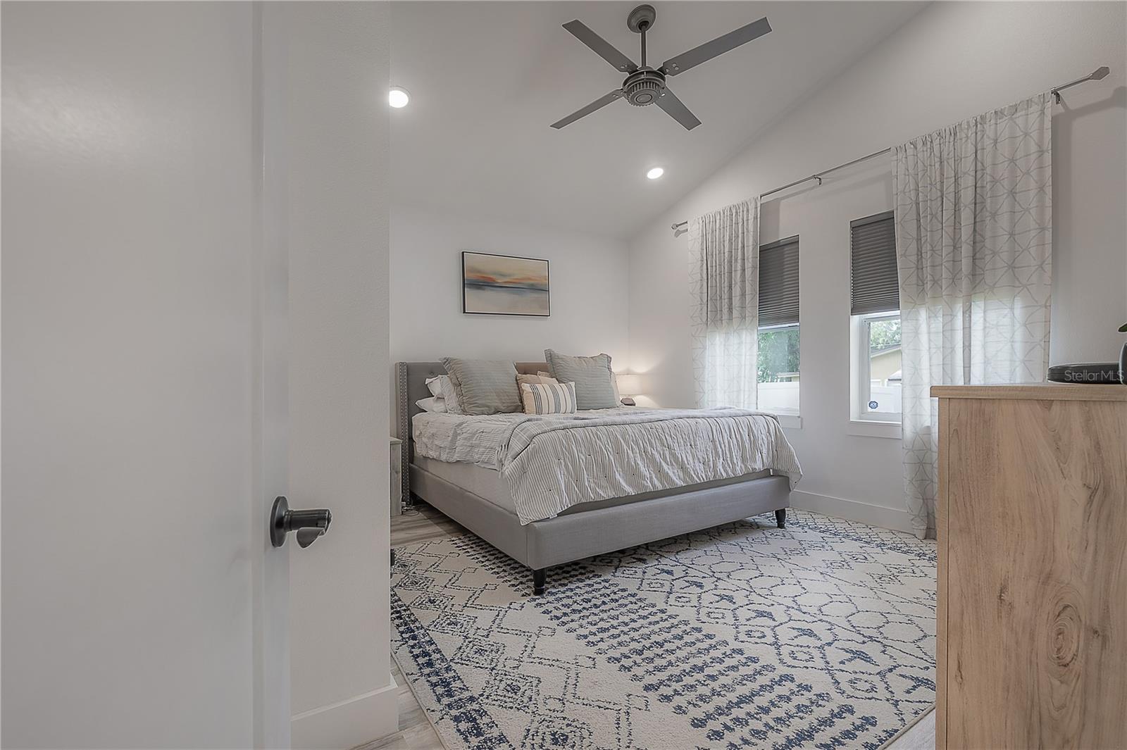 Image 18 of 43 For 208 Floribraska Avenue