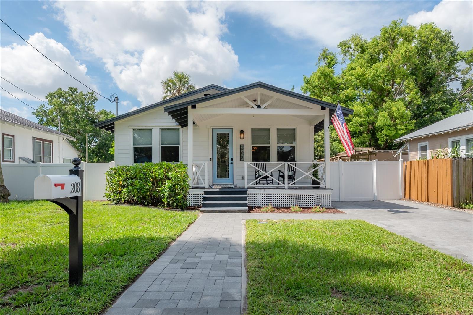 Image 28 of 43 For 208 Floribraska Avenue