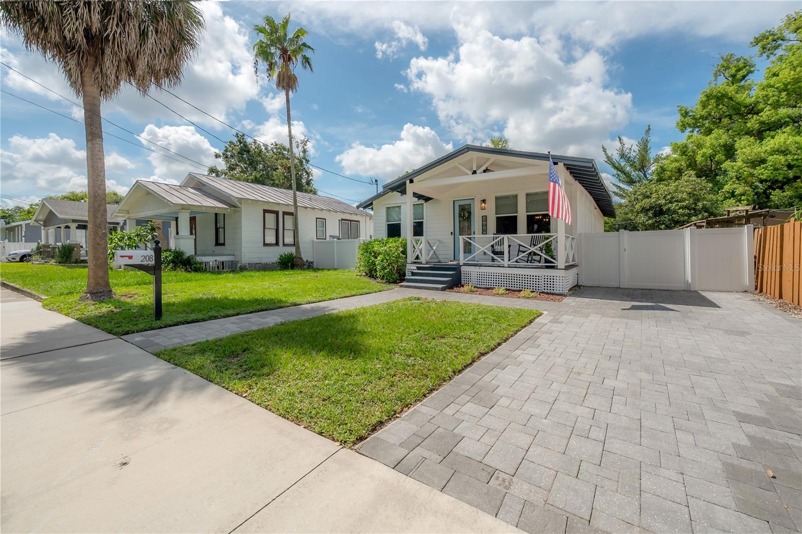 Image 30 of 43 For 208 Floribraska Avenue