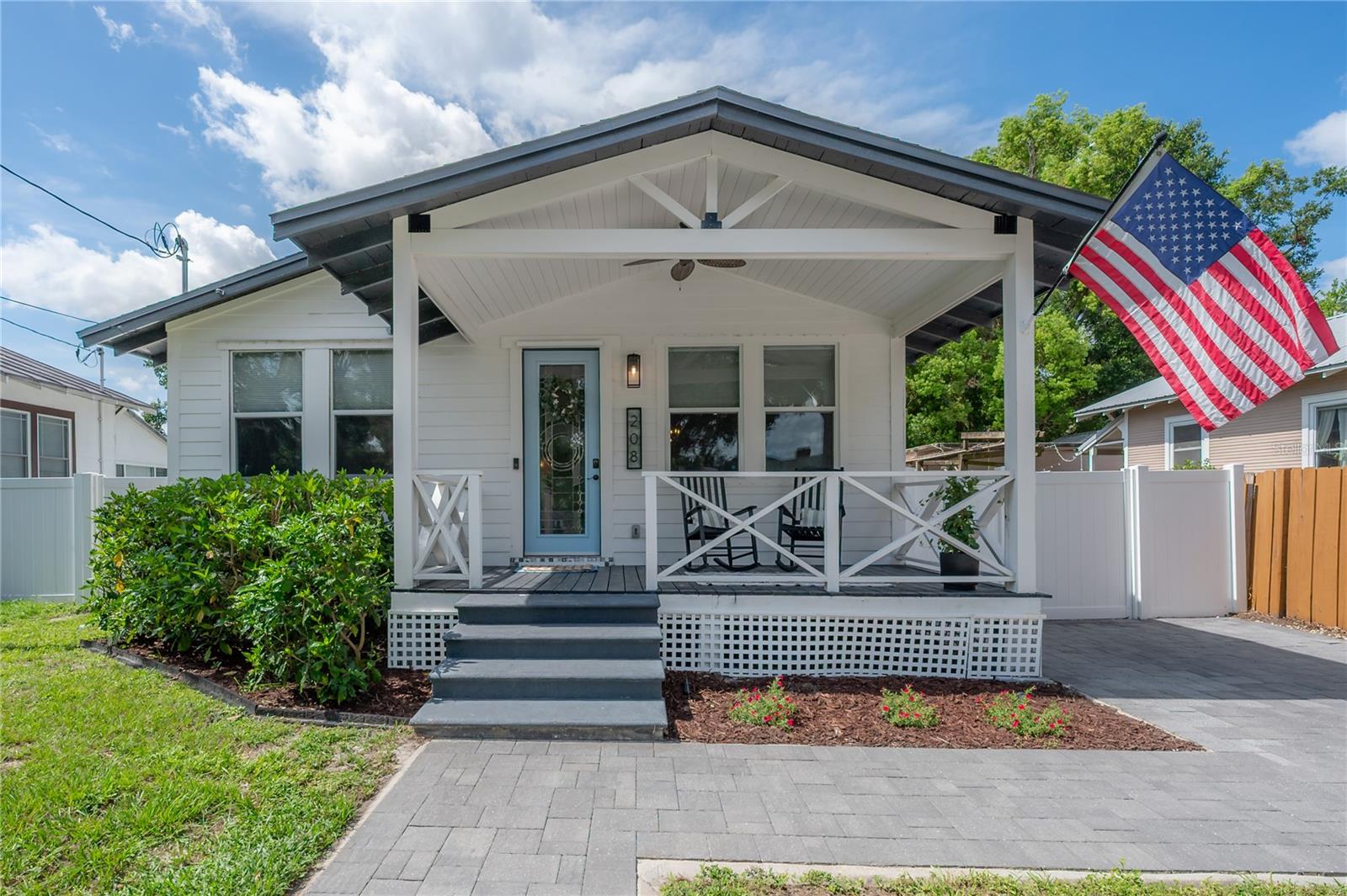Image 32 of 43 For 208 Floribraska Avenue