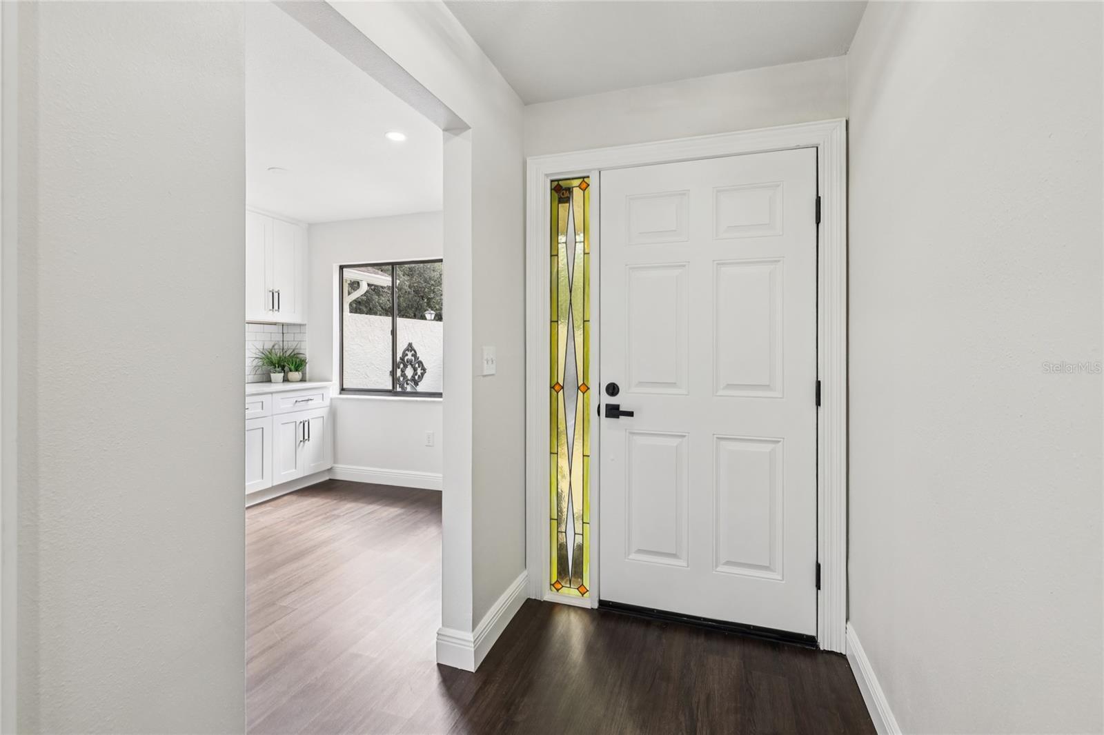 Listing photo id 9 for 545 Westlake Boulevard 64