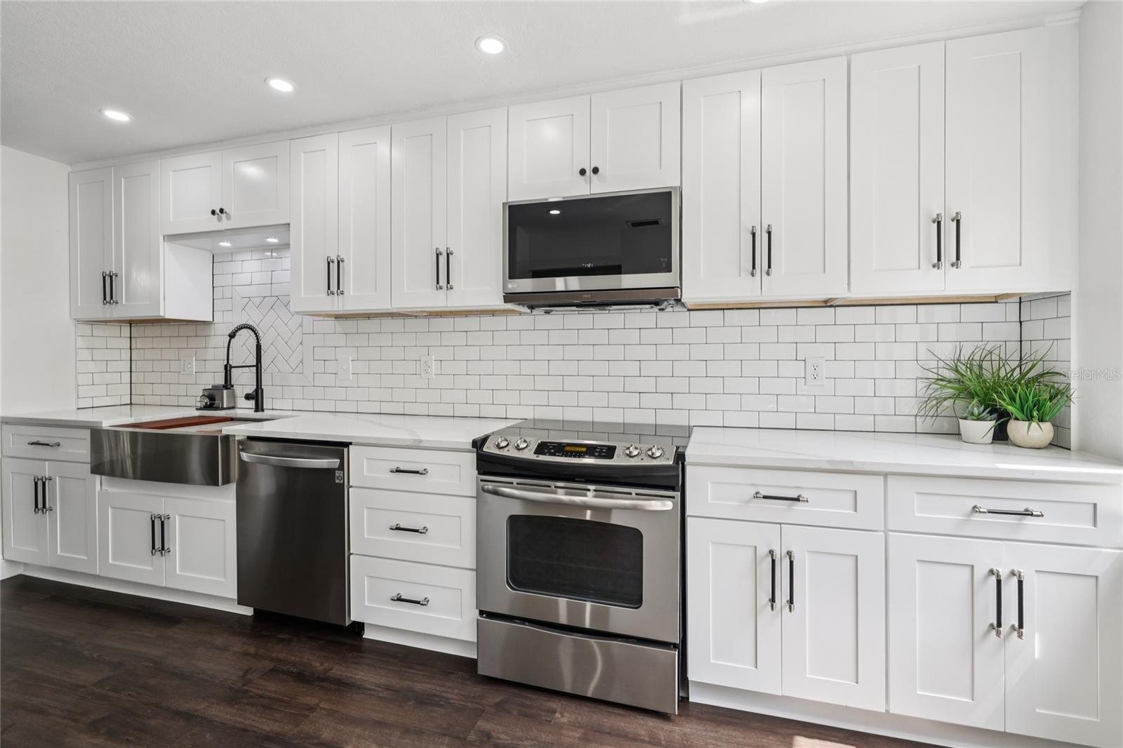 Listing photo id 16 for 545 Westlake Boulevard 64