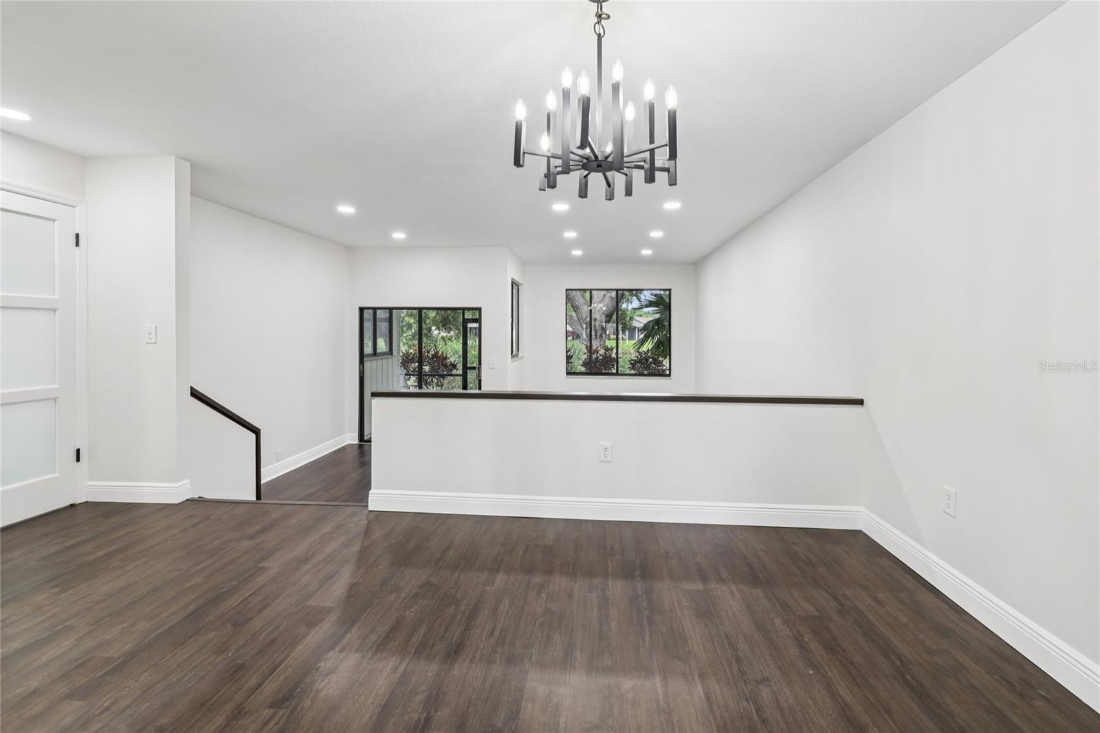 Listing photo id 21 for 545 Westlake Boulevard 64