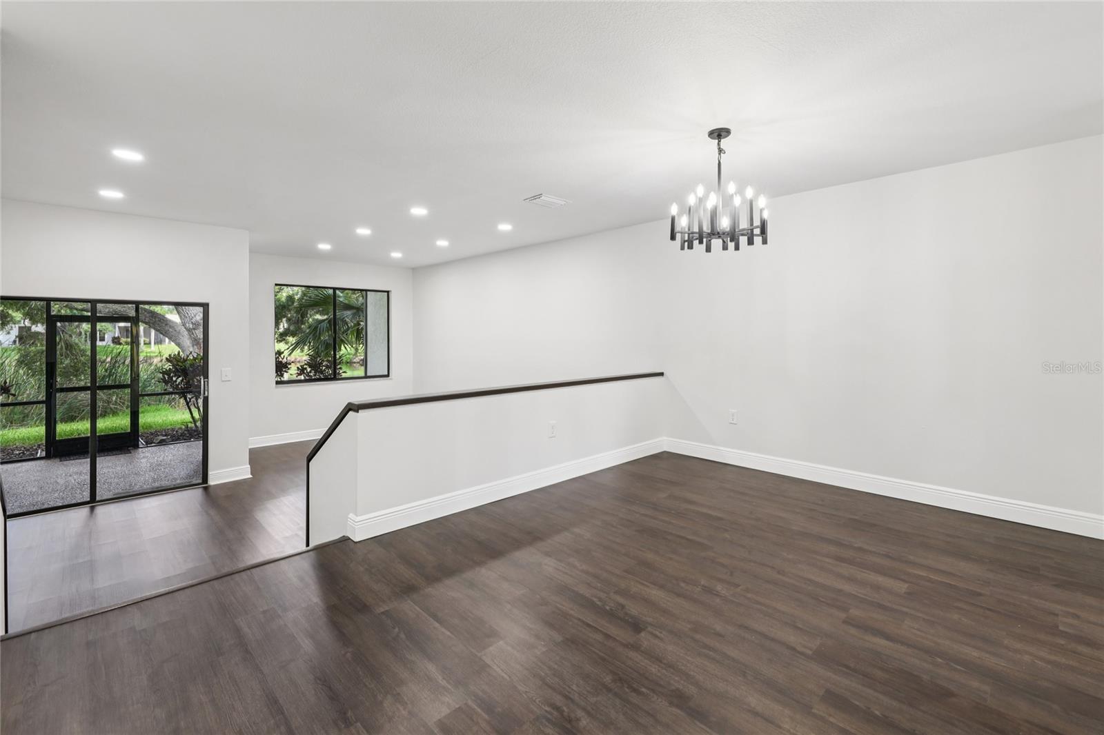 Listing photo id 22 for 545 Westlake Boulevard 64