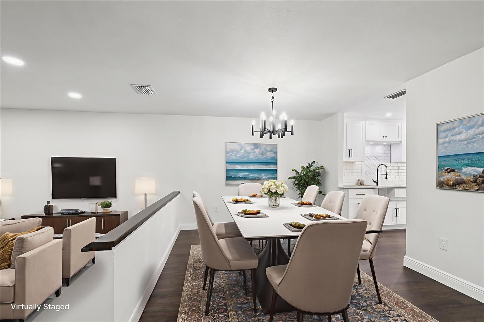 Listing photo id 25 for 545 Westlake Boulevard 64