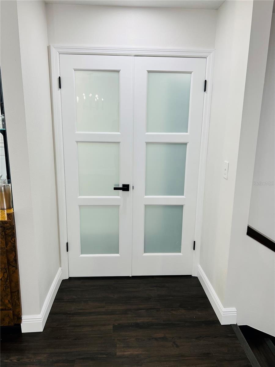 Listing photo id 26 for 545 Westlake Boulevard 64