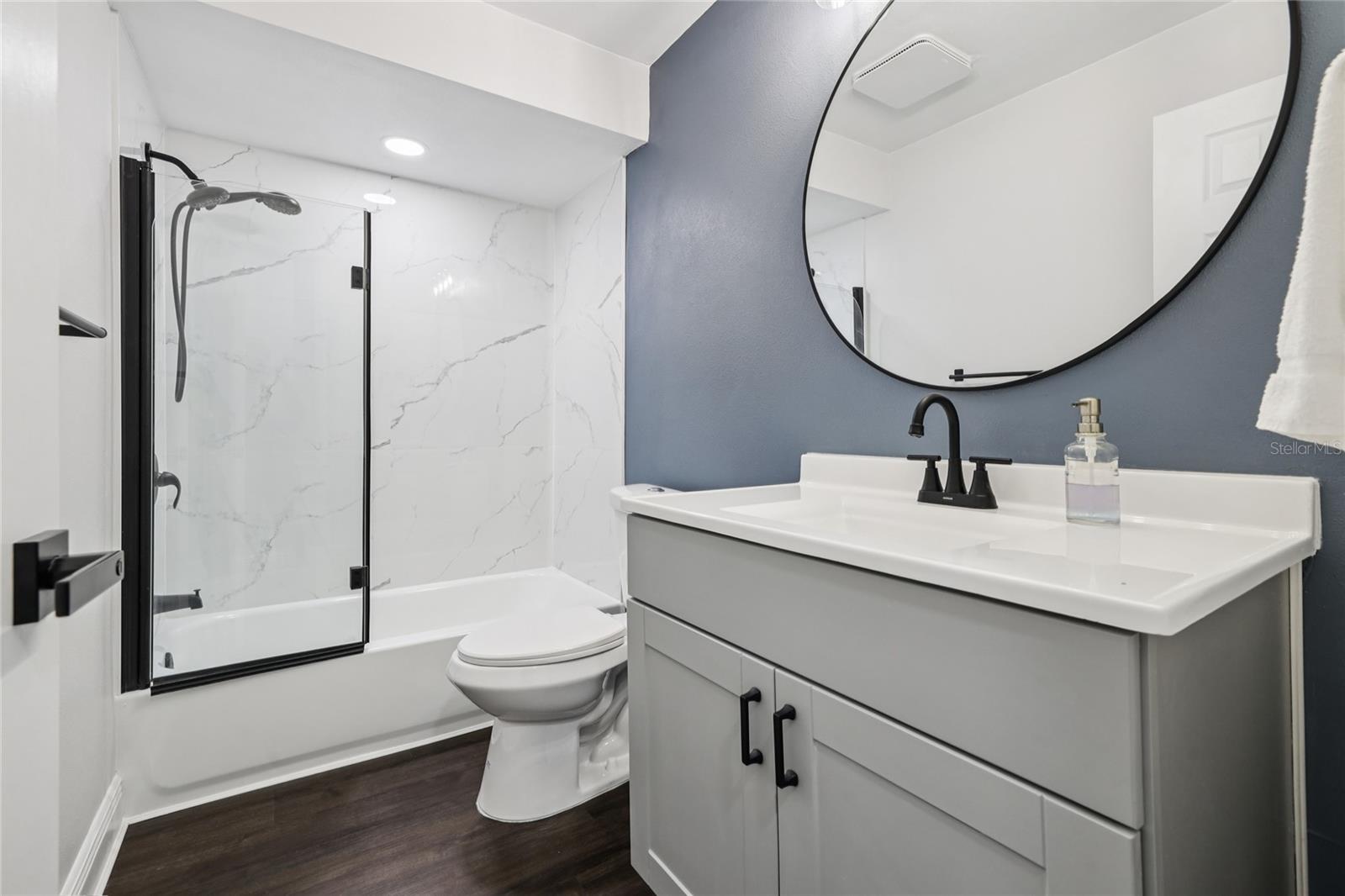 Listing photo id 38 for 545 Westlake Boulevard 64