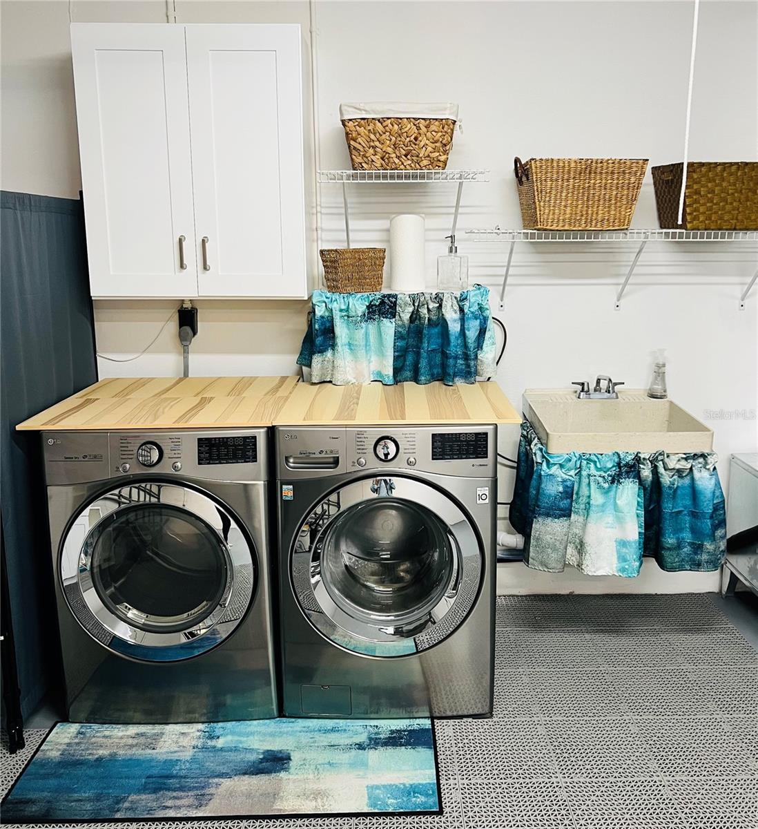 Listing photo id 39 for 545 Westlake Boulevard 64