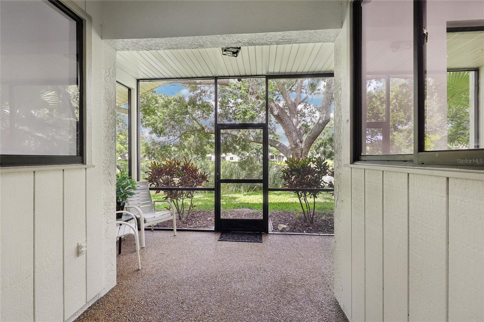 Listing photo id 41 for 545 Westlake Boulevard 64