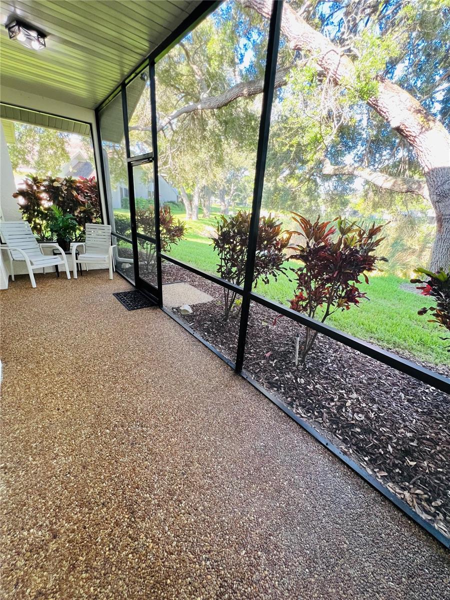 Listing photo id 42 for 545 Westlake Boulevard 64