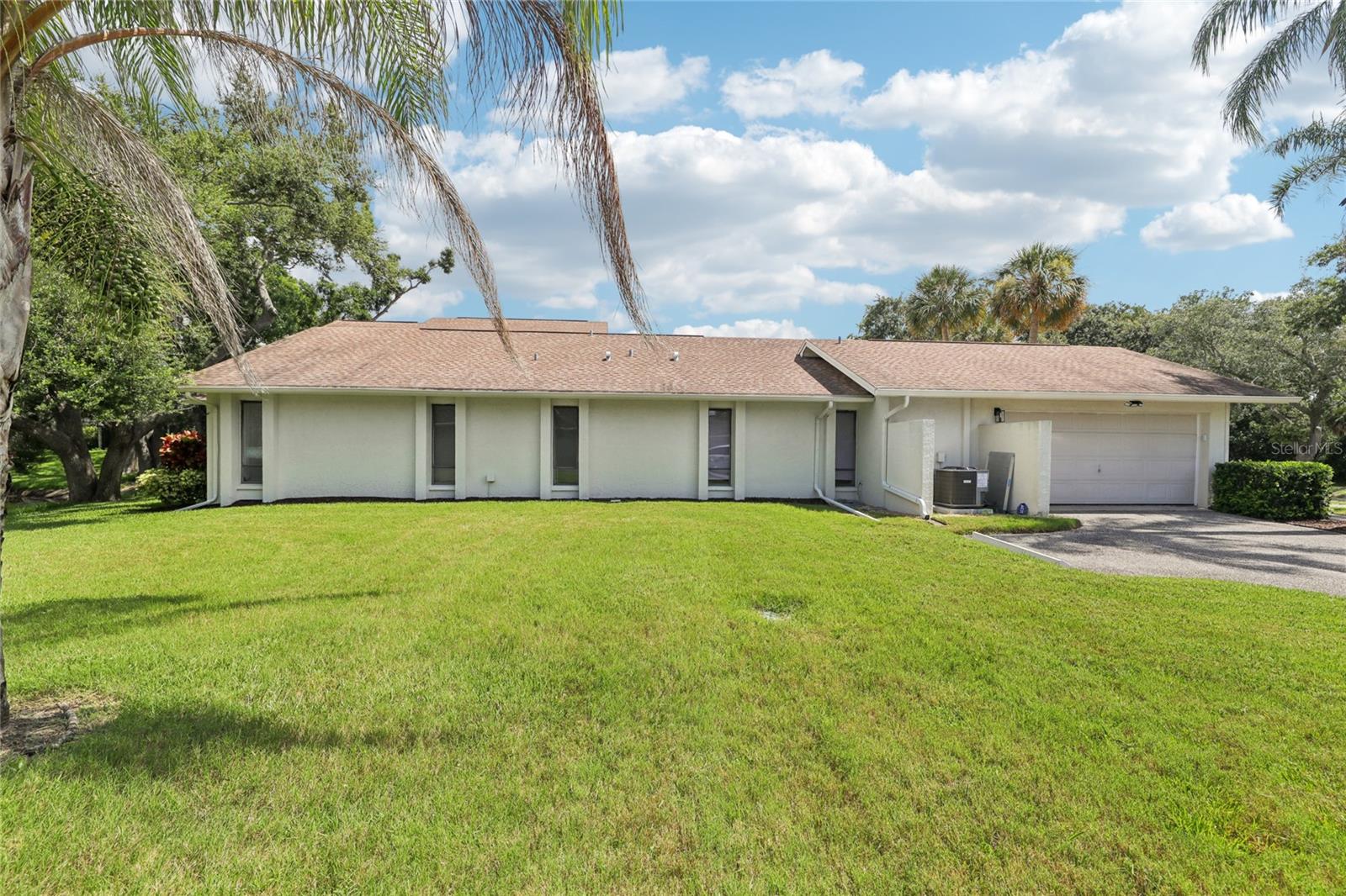 Listing photo id 45 for 545 Westlake Boulevard 64