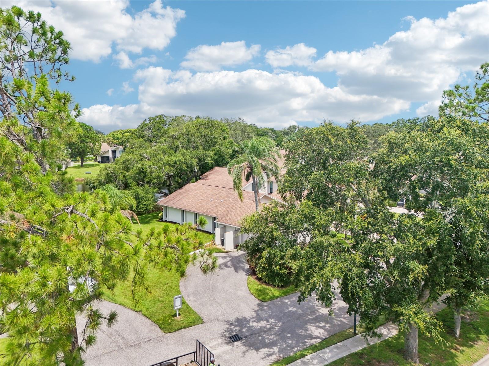 Listing photo id 50 for 545 Westlake Boulevard 64