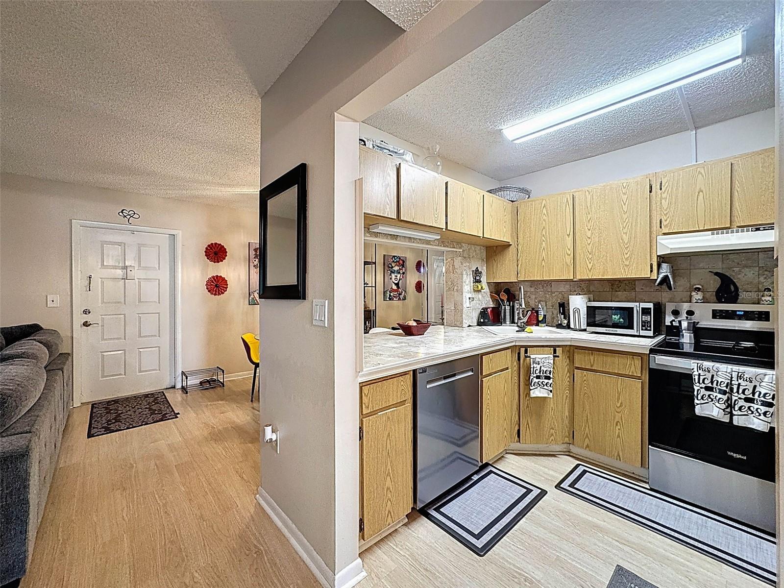Image 18 of 41 For 3188 Lake Pine Way S B1