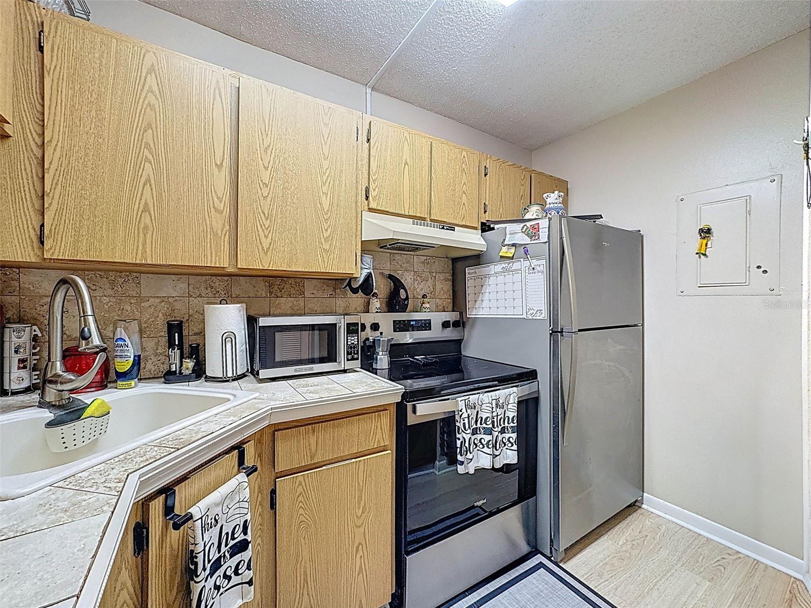Image 19 of 41 For 3188 Lake Pine Way S B1