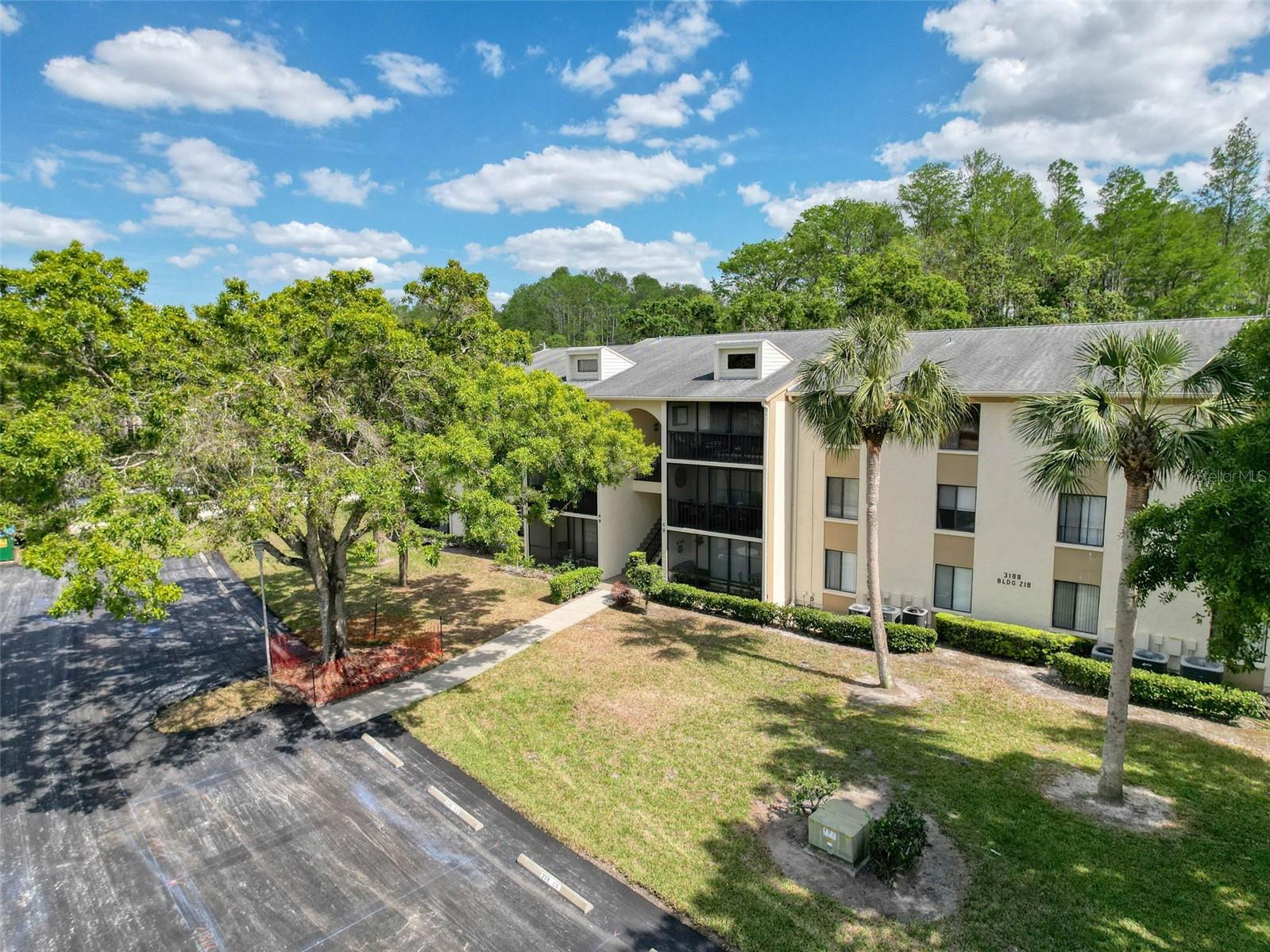 Image 4 of 41 For 3188 Lake Pine Way S B1