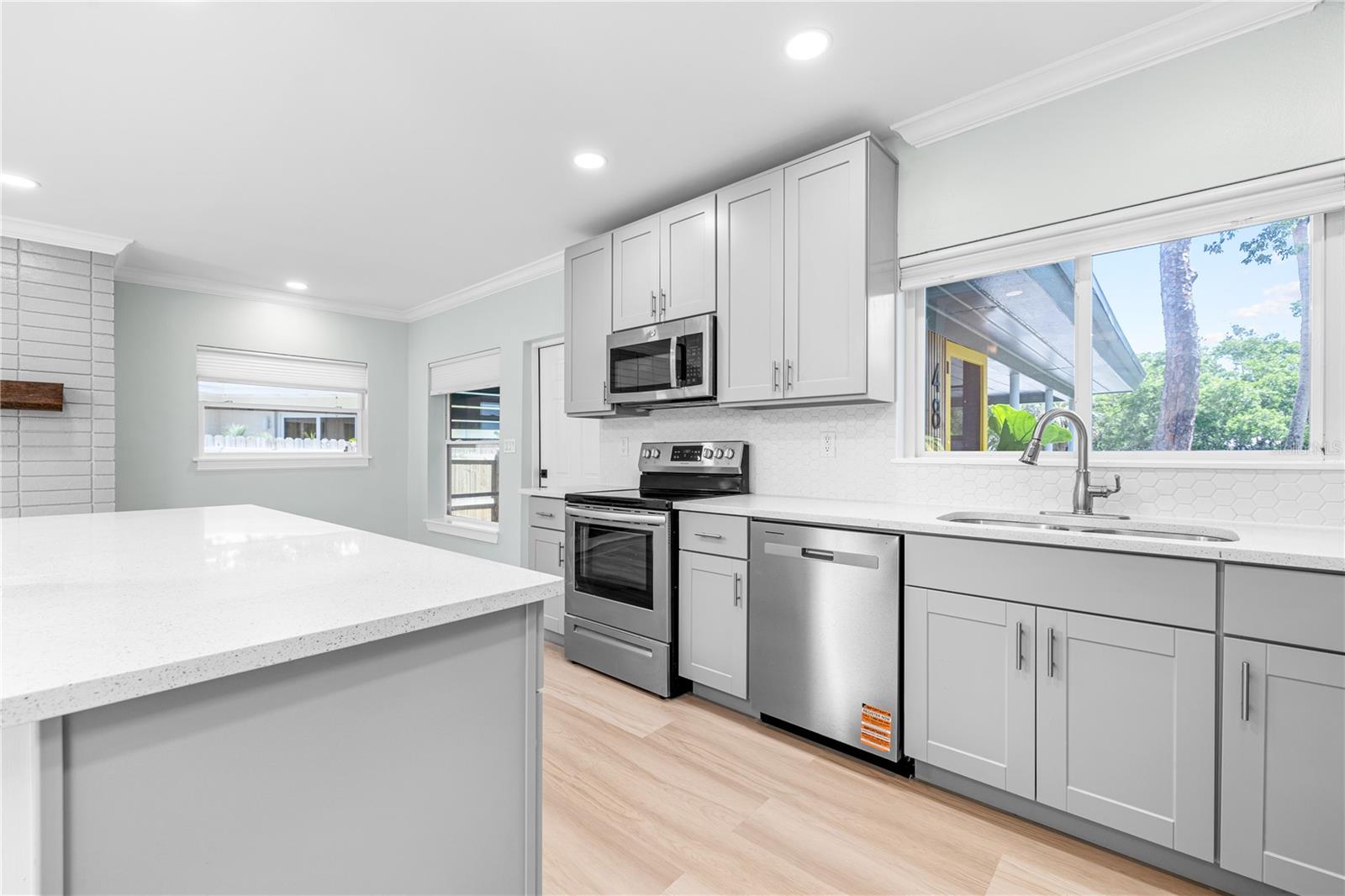 Image 4 of 36 For 4811 Juanita Way S