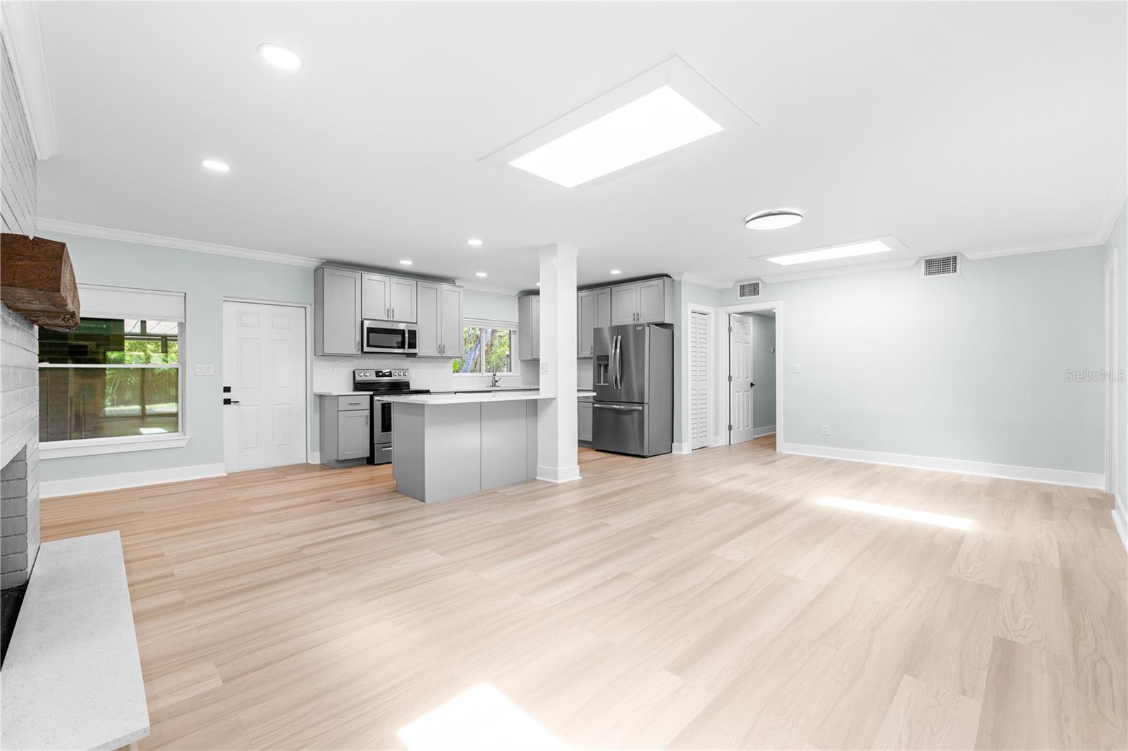 Image 7 of 36 For 4811 Juanita Way S