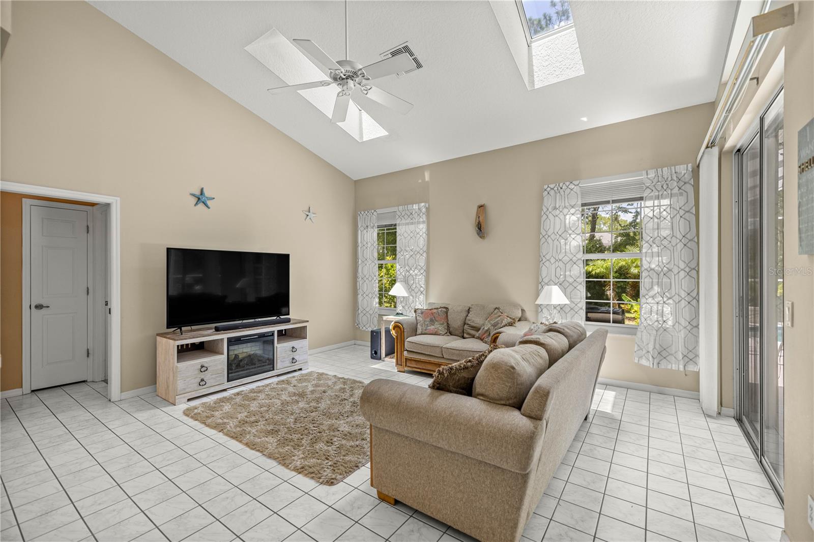 Image 10 of 39 For 9790 194th Circle