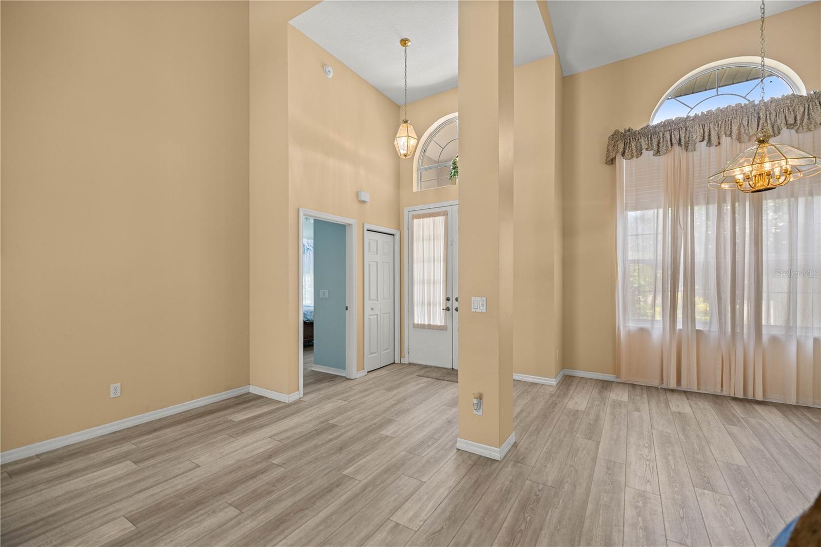 Image 7 of 39 For 9790 194th Circle