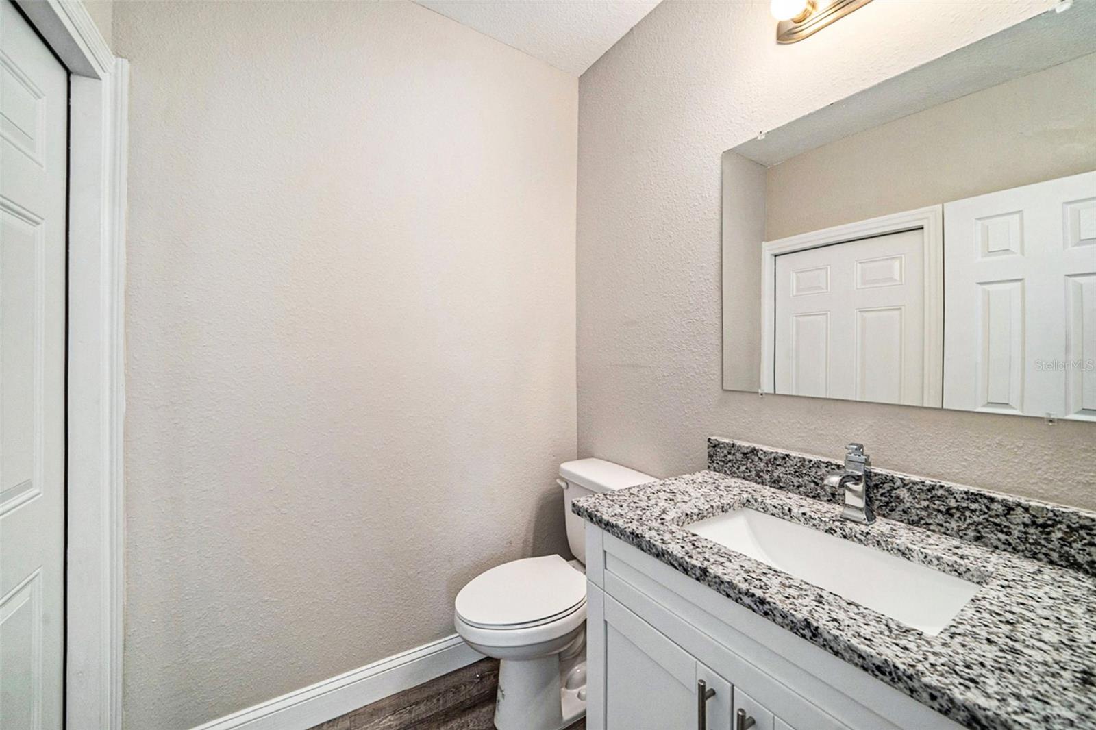 Listing photo id 9 for 11911 Pine Forest Drive