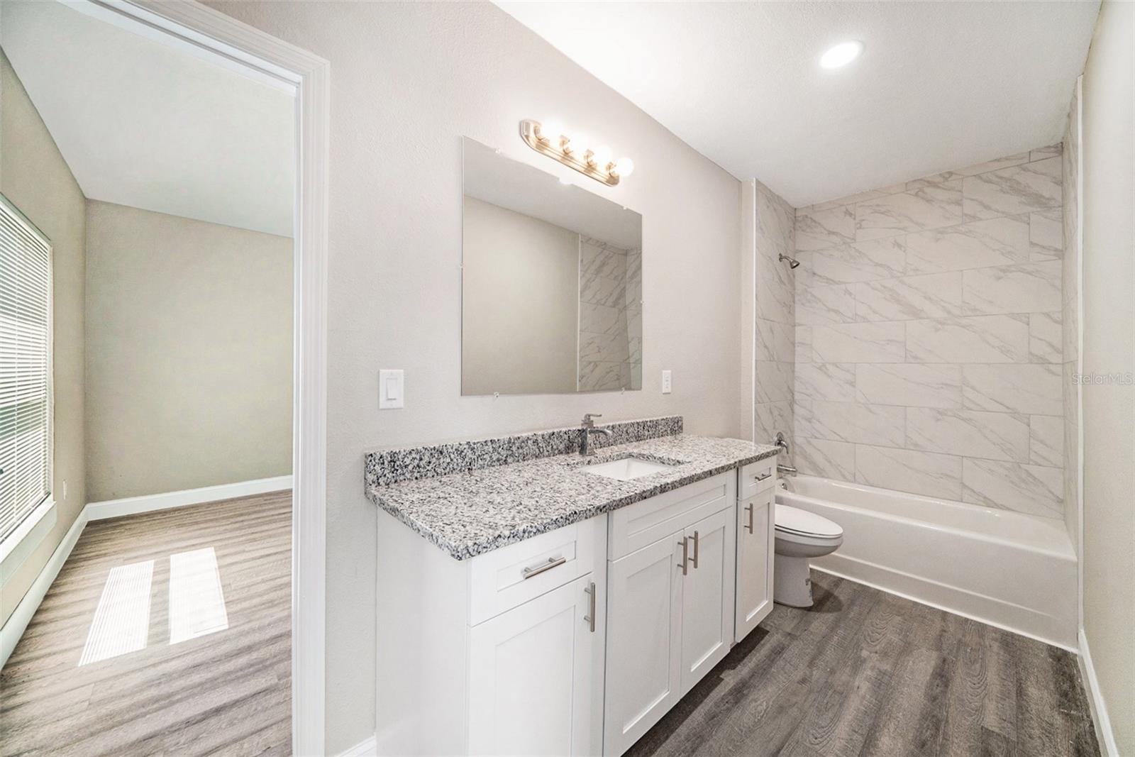 Listing photo id 18 for 11911 Pine Forest Drive