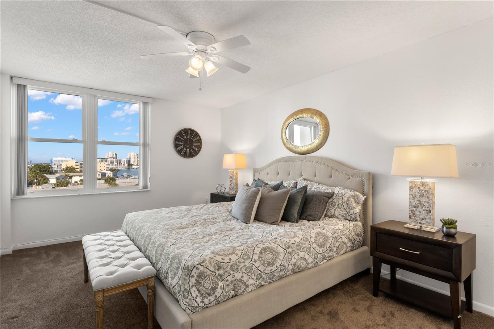 Listing photo id 11 for 400 Island Way 503