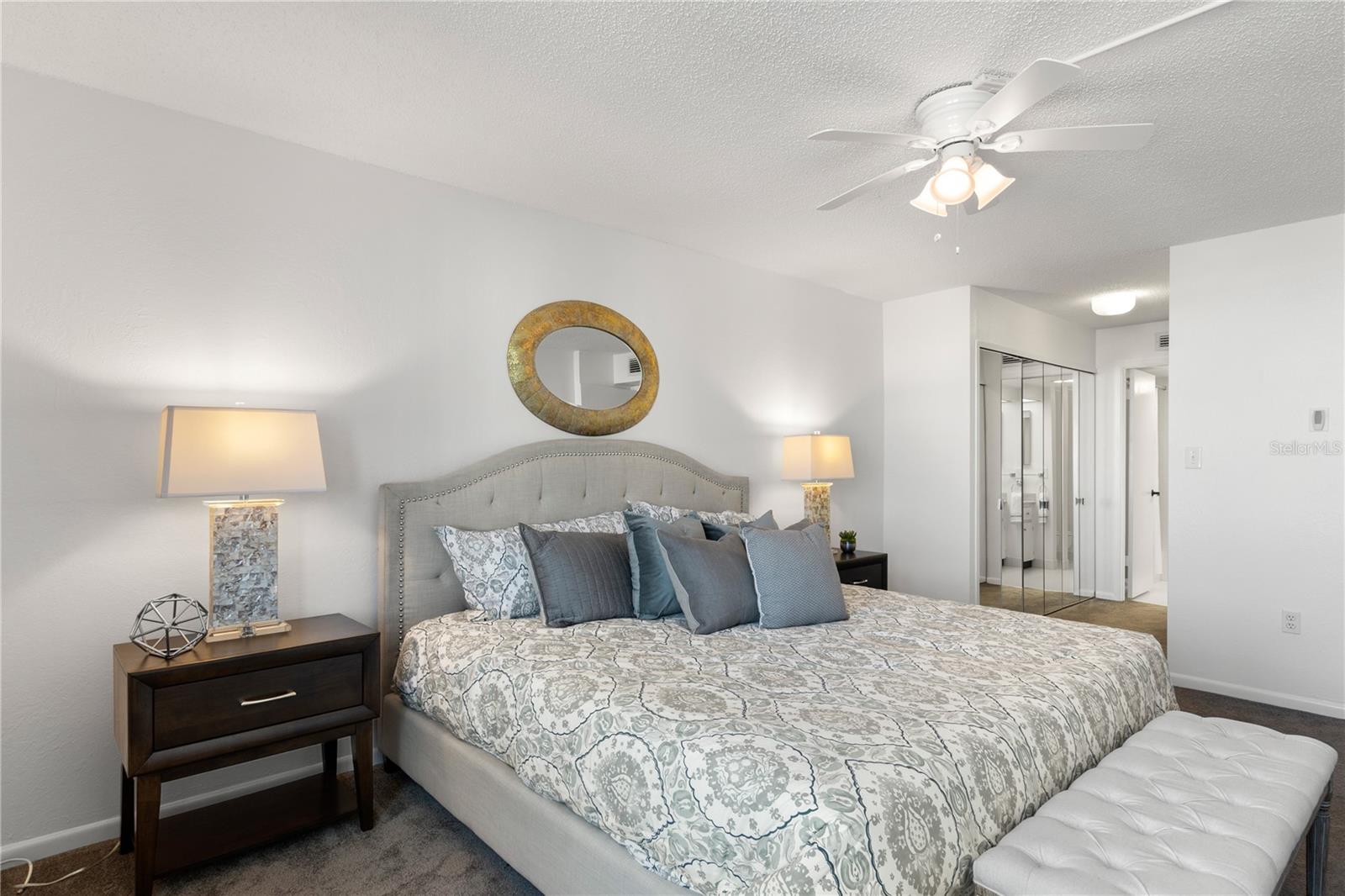 Listing photo id 12 for 400 Island Way 503