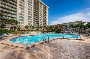 Listing photo id 16 for 400 Island Way 503