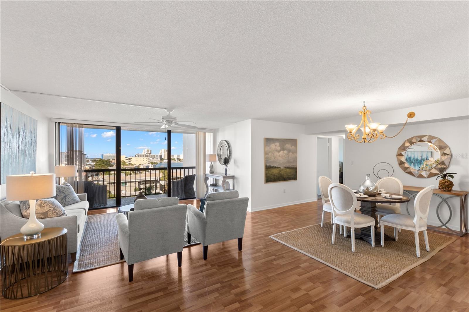 Listing photo id 0 for 400 Island Way 503