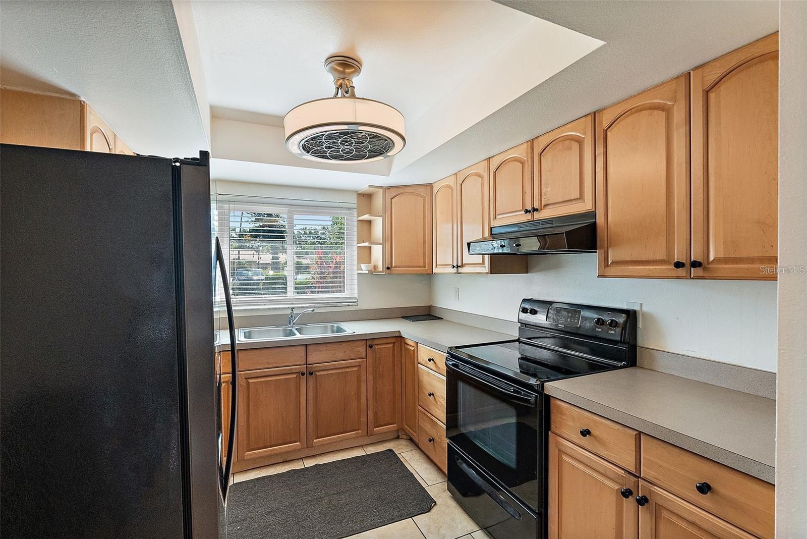 Listing photo id 5 for 9737 86th Avenue