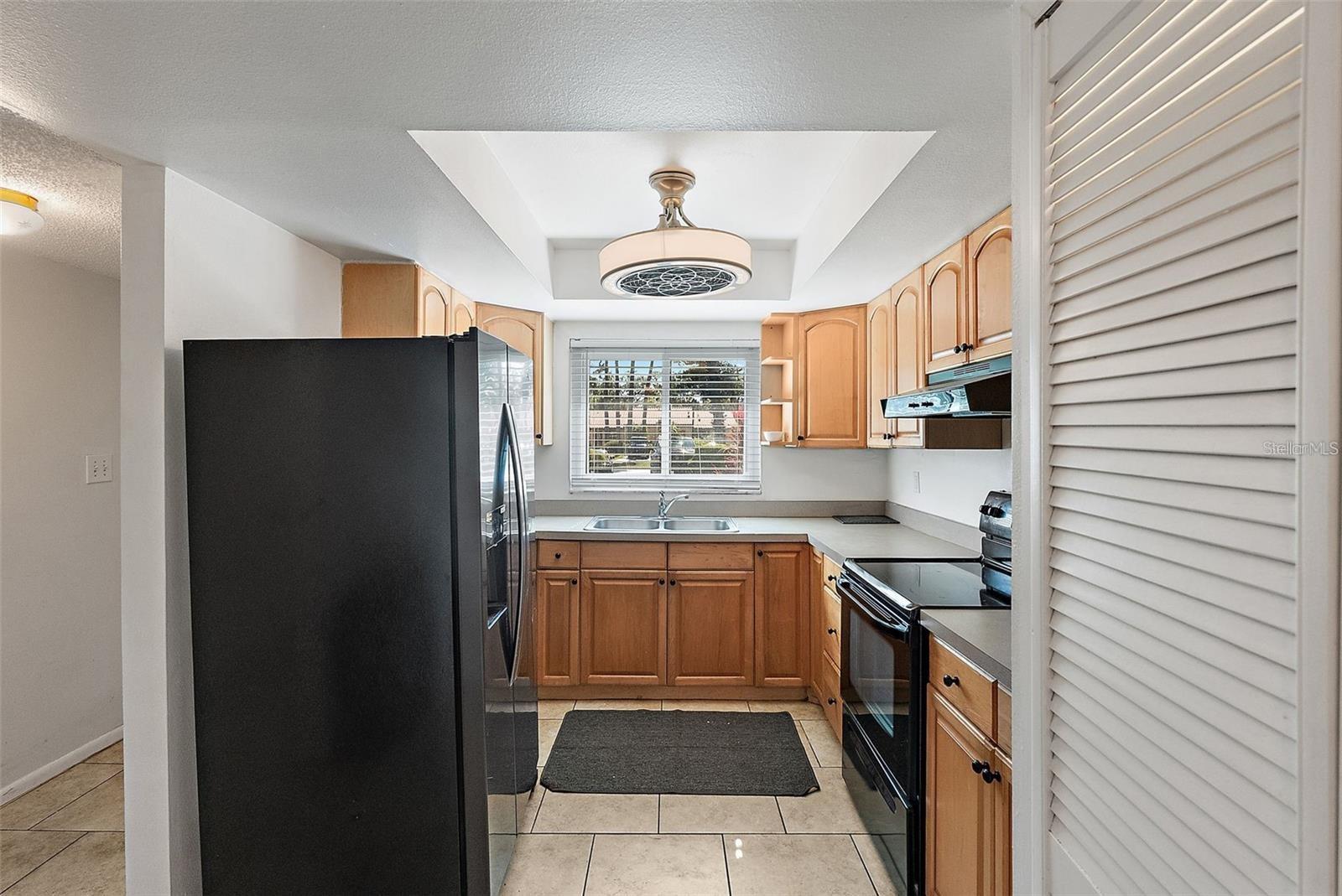 Listing photo id 6 for 9737 86th Avenue