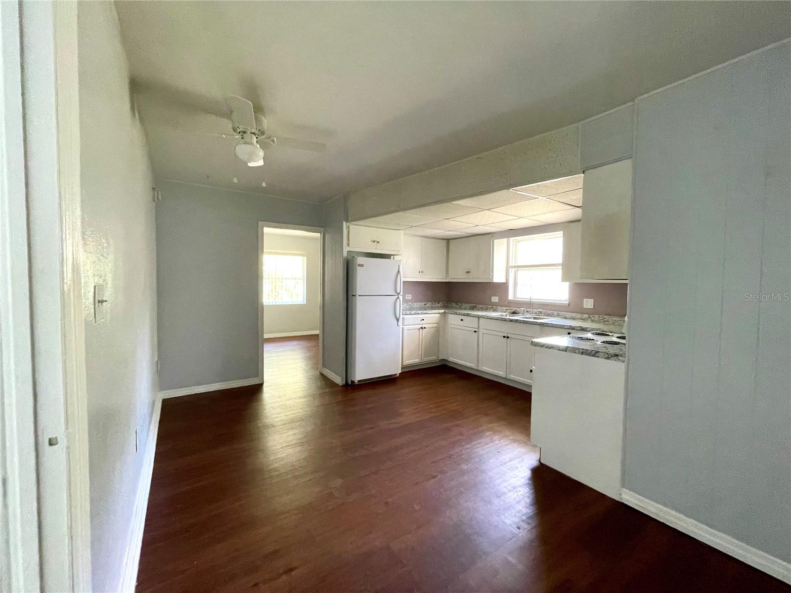 Image 4 of 15 For 401 1st Avenue 409