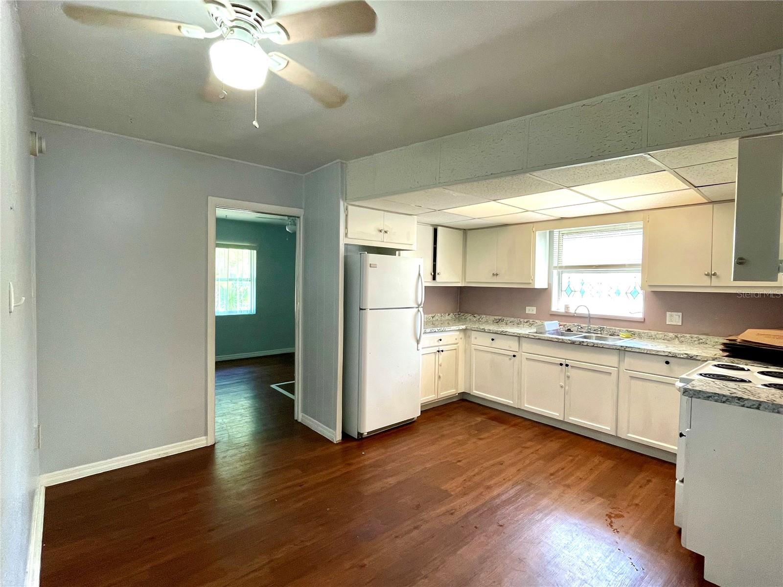Image 6 of 15 For 401 1st Avenue 409