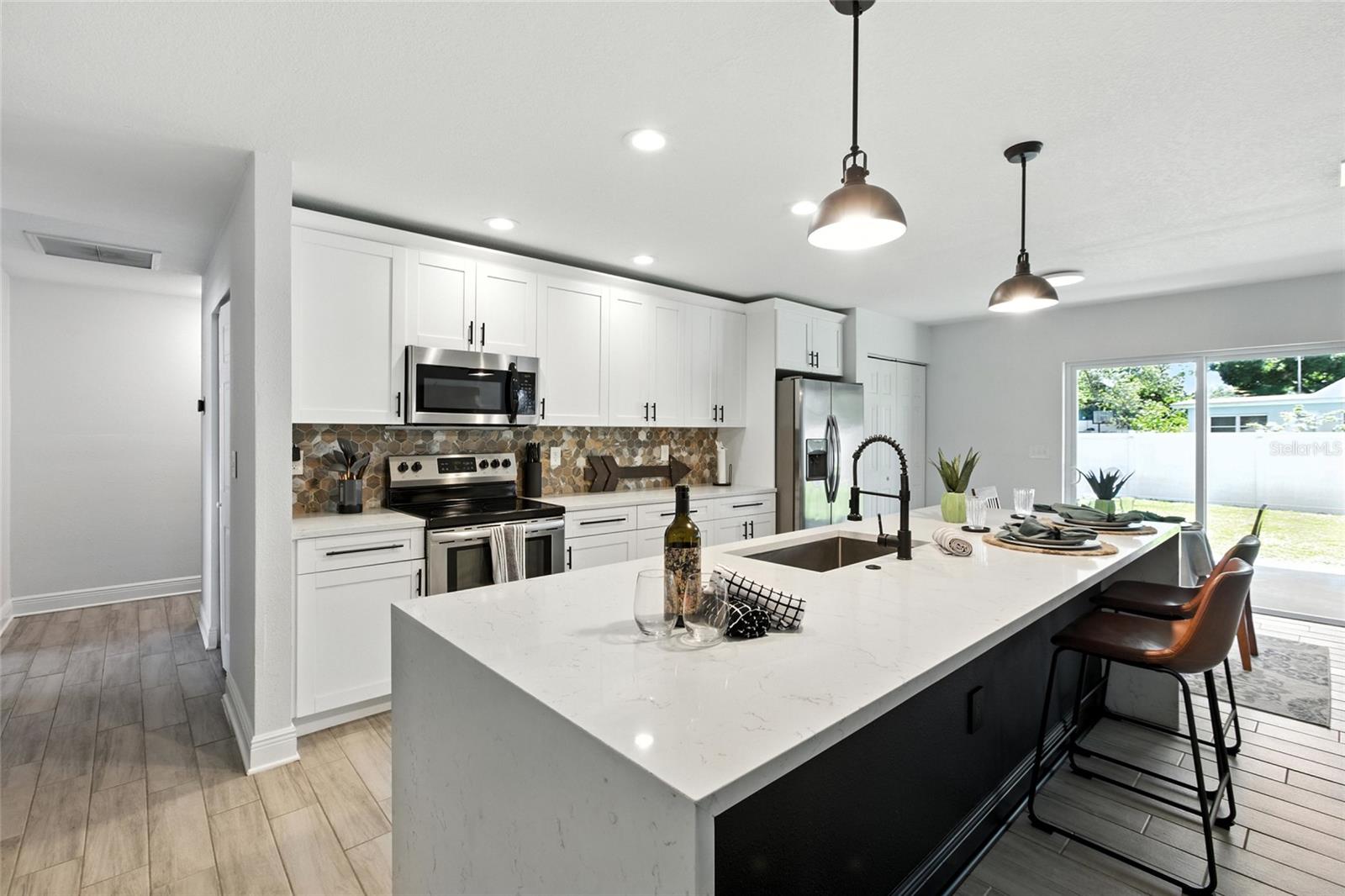 Listing photo id 8 for 10302 Oakhaven Drive