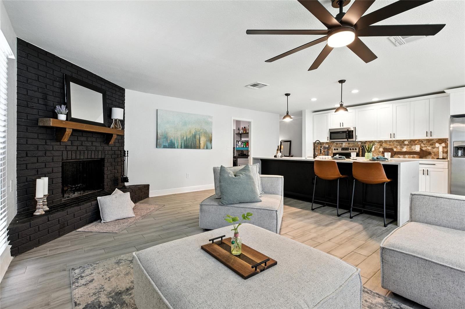 Listing photo id 14 for 10302 Oakhaven Drive