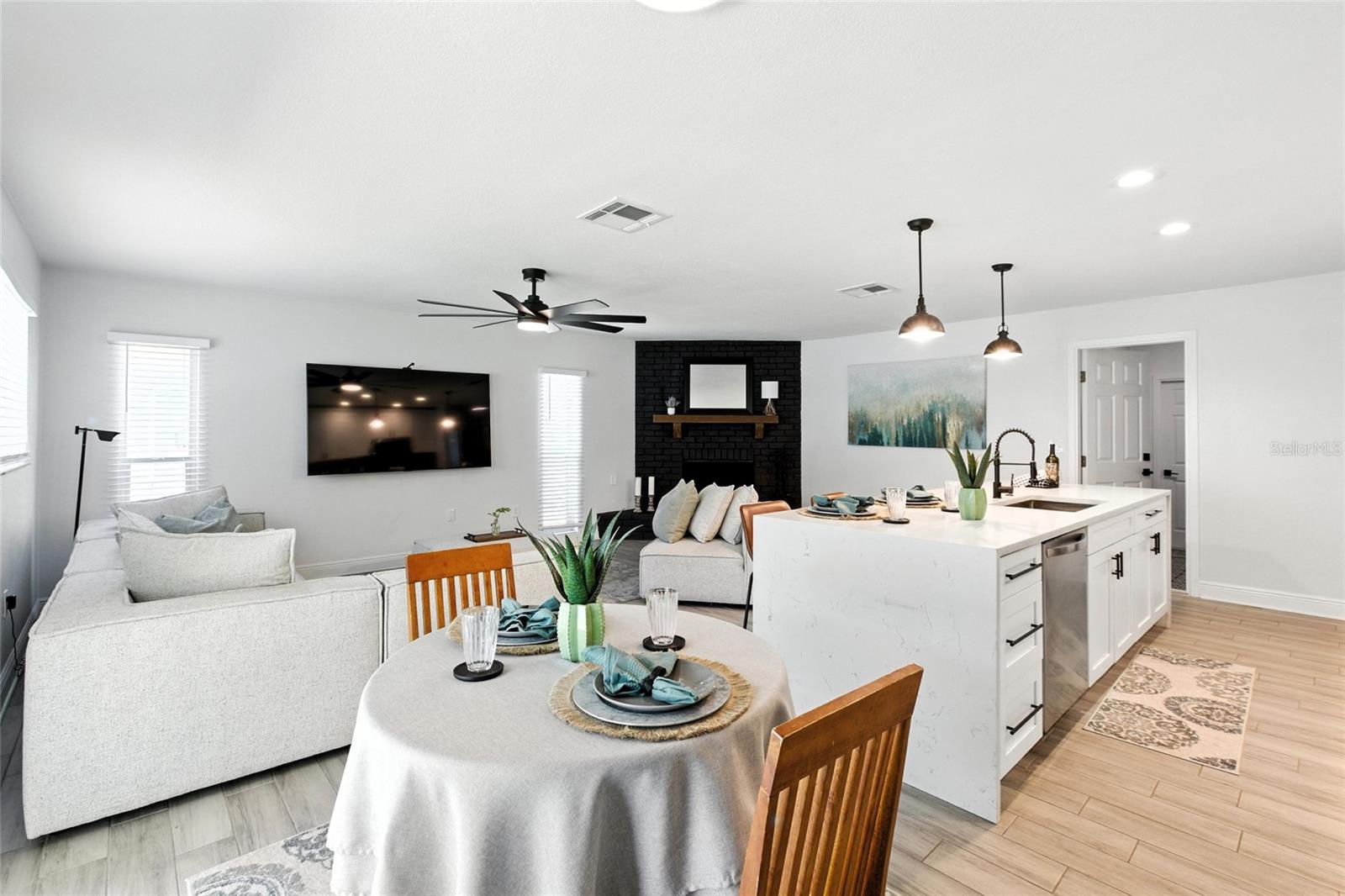 Listing photo id 16 for 10302 Oakhaven Drive